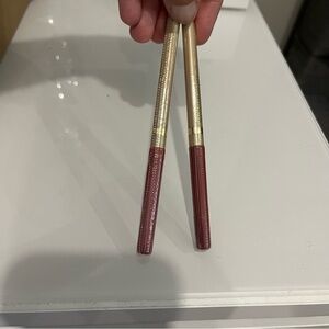 2 brand new L’Oréal Colour Riche lipliners